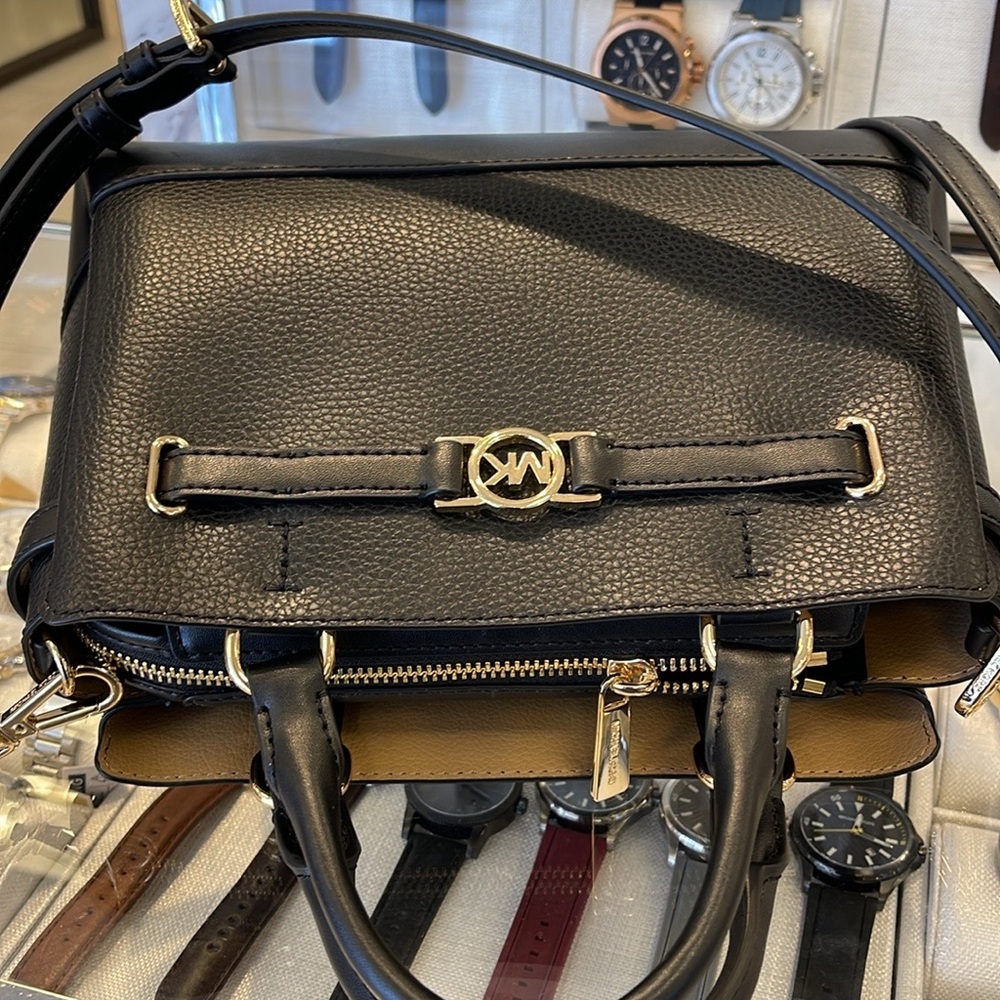 Michael Kors Reed Small Satchel Crossbody Center Zip Bag
Color: Black 
NWT - Picture 6 of 16